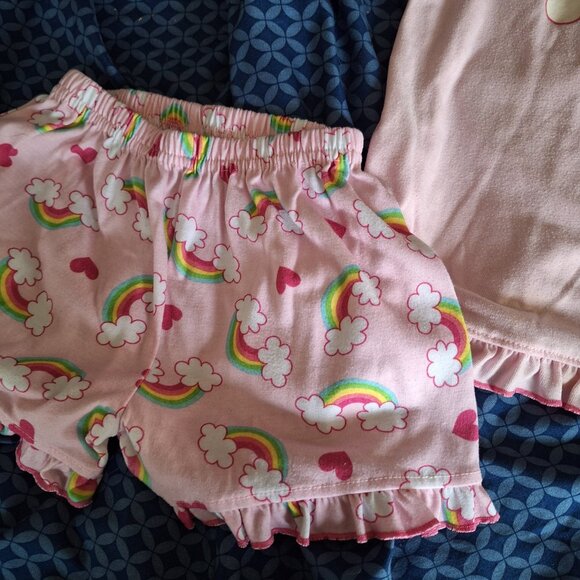 rainbows make me smile top and shorts set 5t - Picture 4 of 13